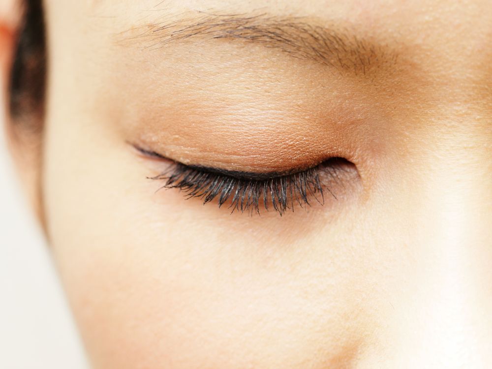 drganie dolnej powieki przyczyny